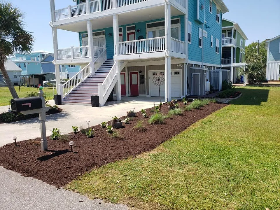 Professional lawn care service in Wilmington, NC by Jet Mulch
