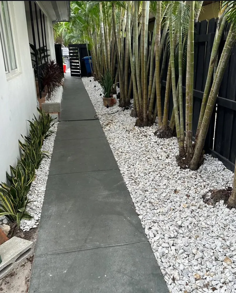 Custom landscaping services near you in Pompano Beach, FL by Jeters Landscaping