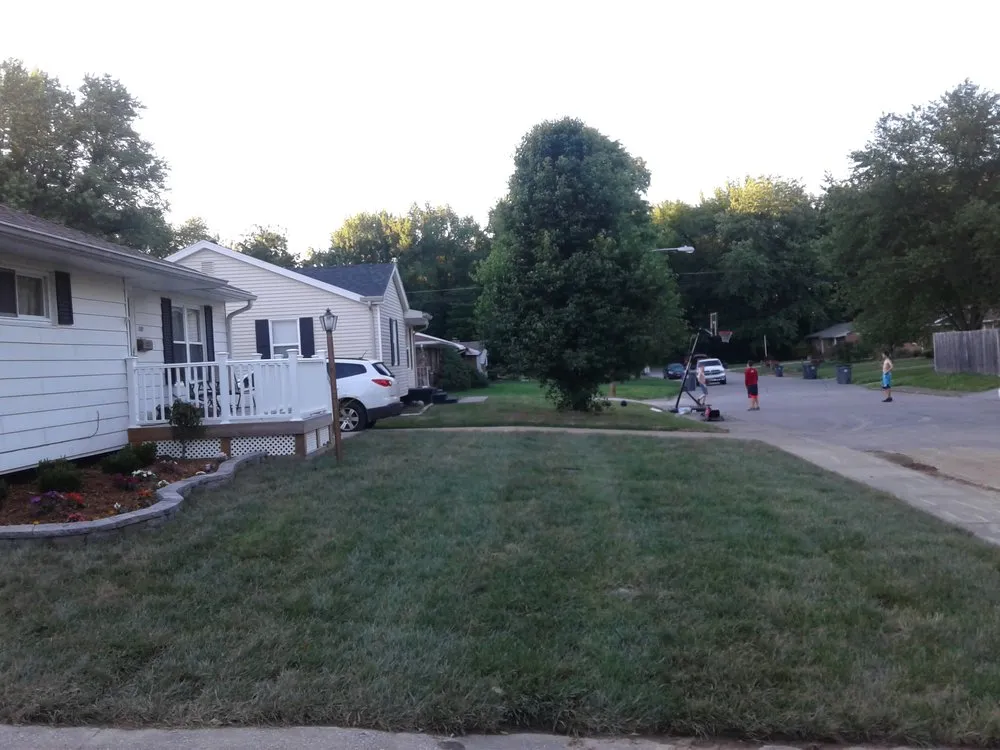 Custom lawn care service experts serving Paducah, KY - JETZ Lawn Care