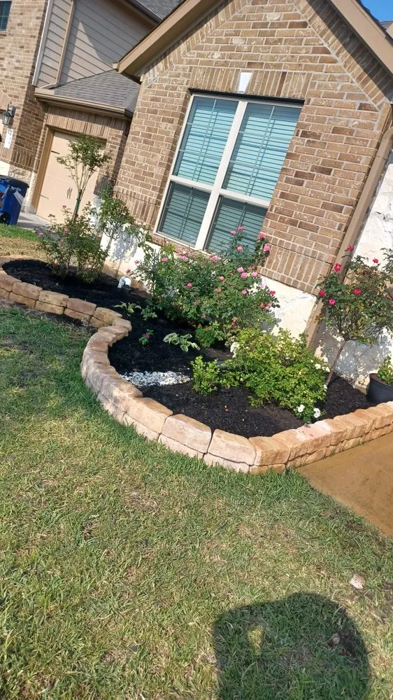 Top-rated lawn mowing service in Dickinson, TX by Jeysons Landscaping Services