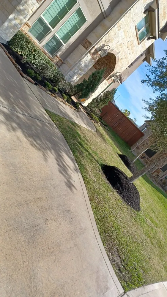 Top-rated yard maintenance for residential properties across Dickinson, TX - Jeysons Landscaping Services