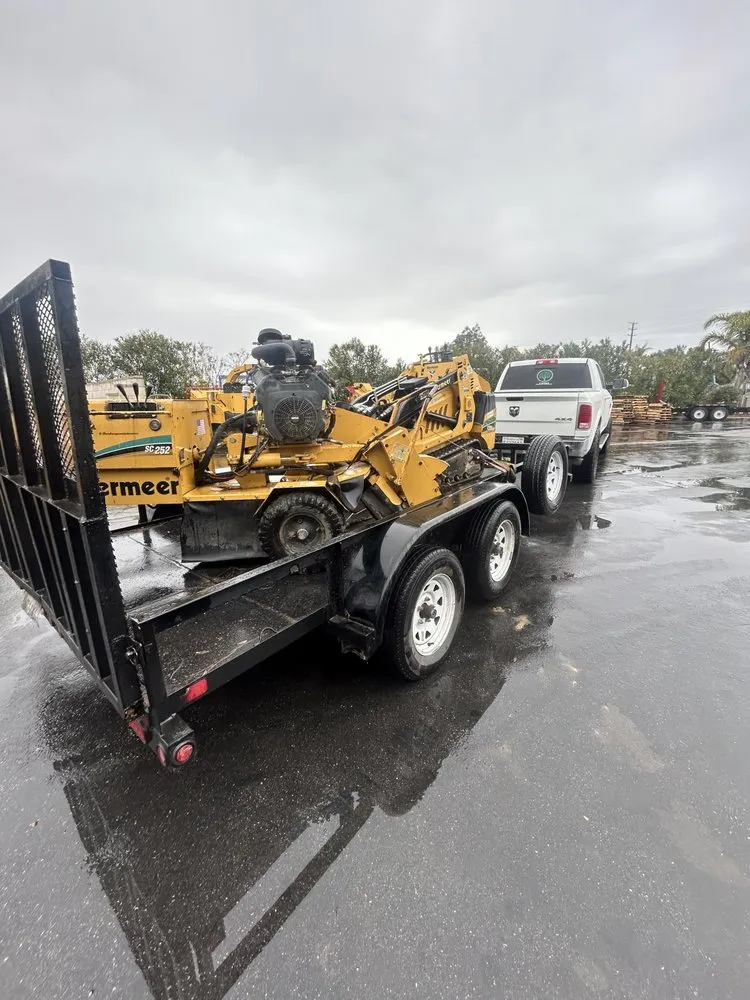Professional residential landscaping experts serving Canoga Park, CA - JF Gonzalez Landscape Maintenance