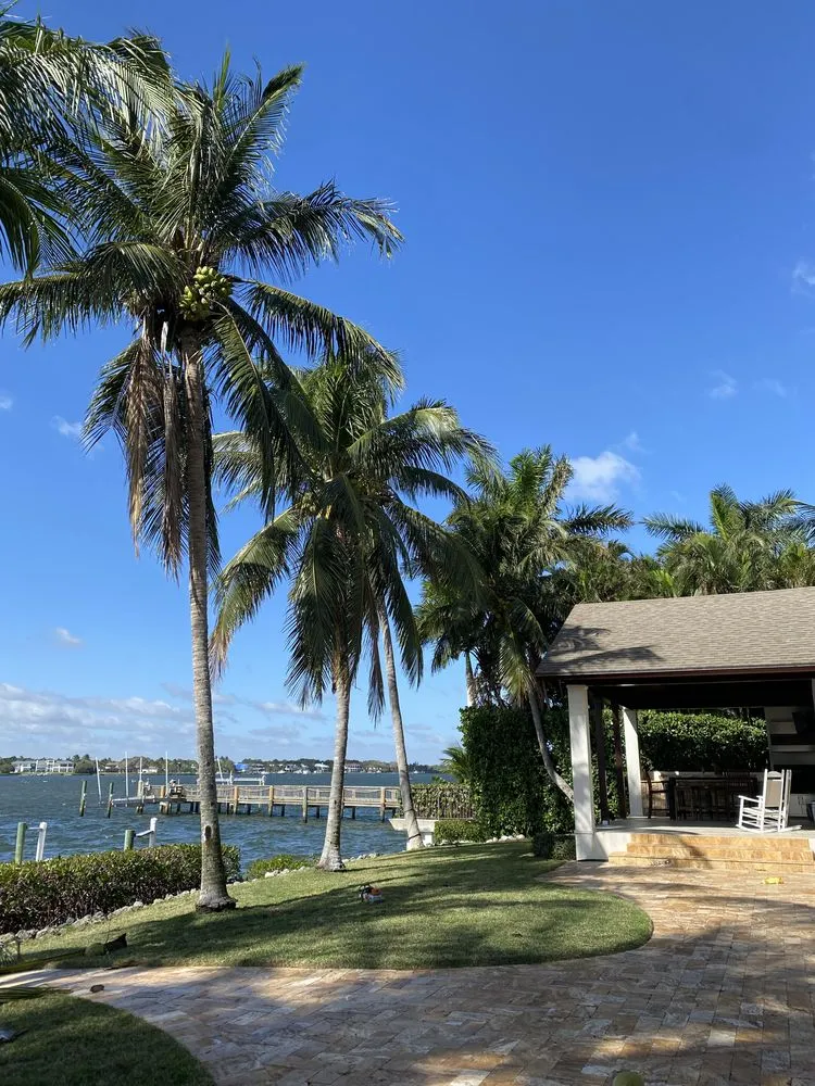 Professional yard maintenance in Jupiter, FL by JFL Property Maintenance