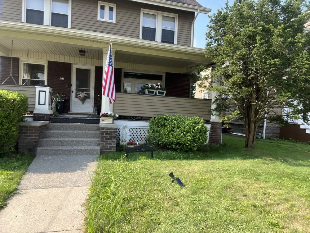 Affordable lawn mowing service experts serving New Castle, PA - JG & Sons Landscaping