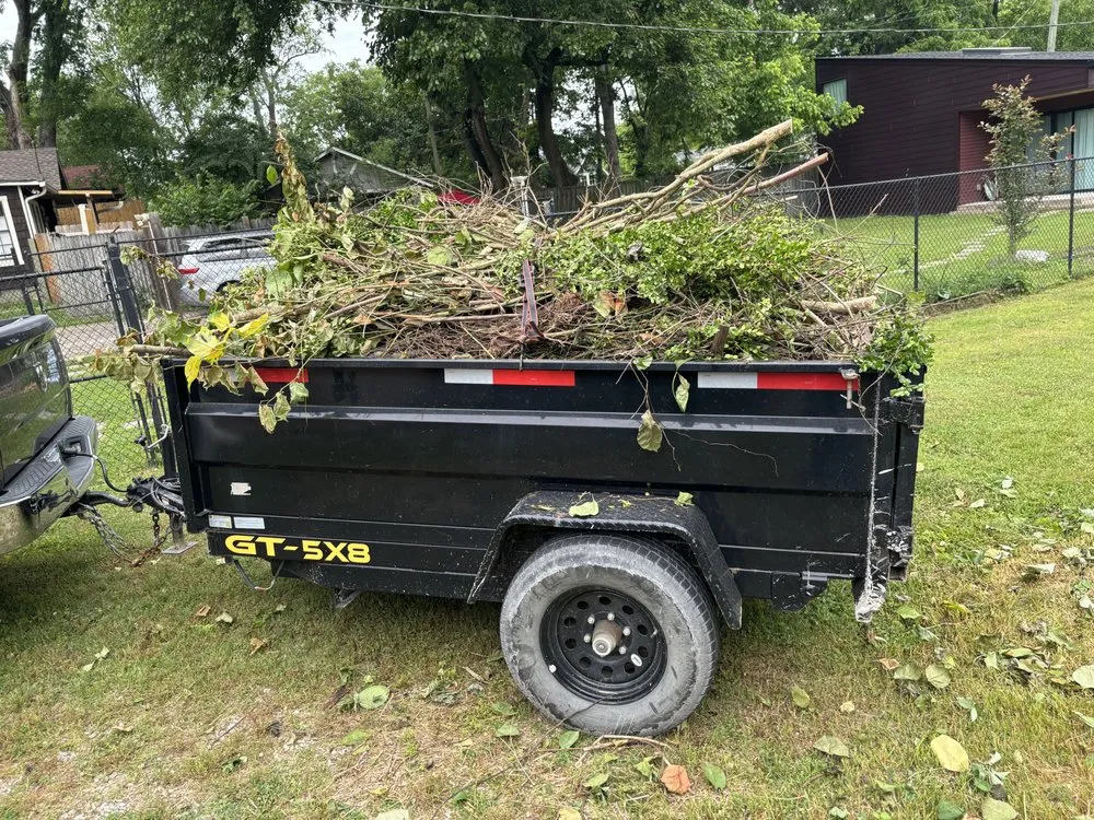Expert yard cleanup service in Nashville, TN - JG Hauling & Landscaping