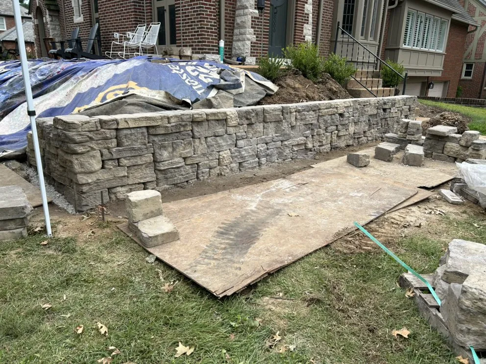 Trusted yard maintenance in Saint Louis, MO by J&G Landscape