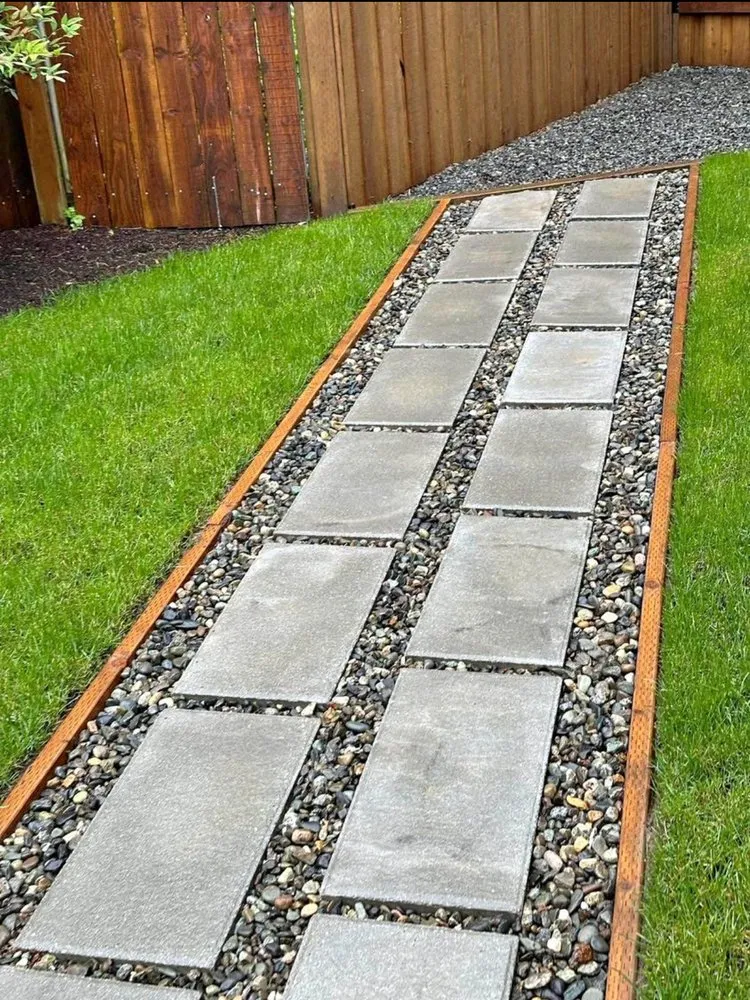 Custom yard cleanup service for homes in Everett, WA by JG Landscaping & Maintenance