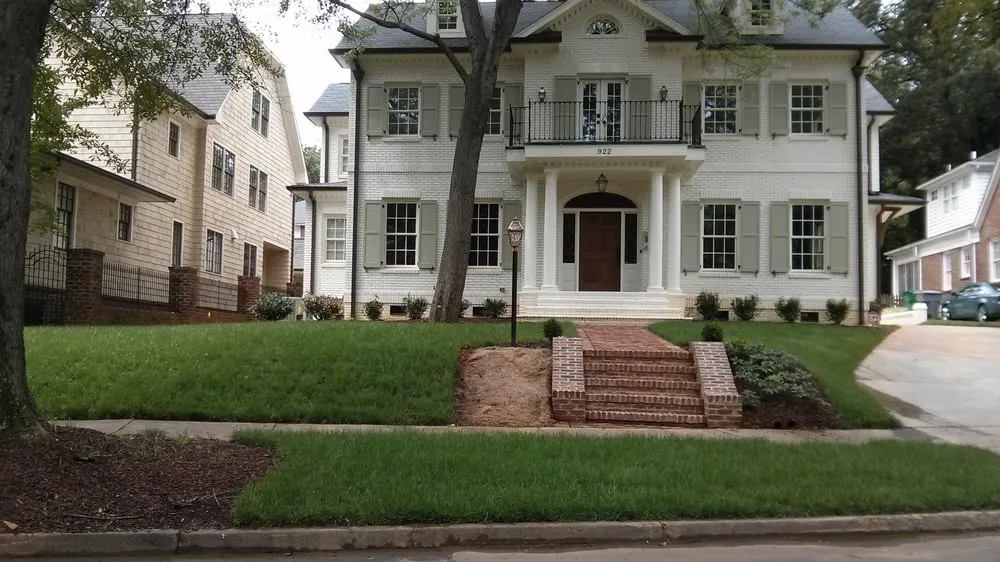 Trusted yard cleanup service experts serving Charlotte, NC - JG Landscaping