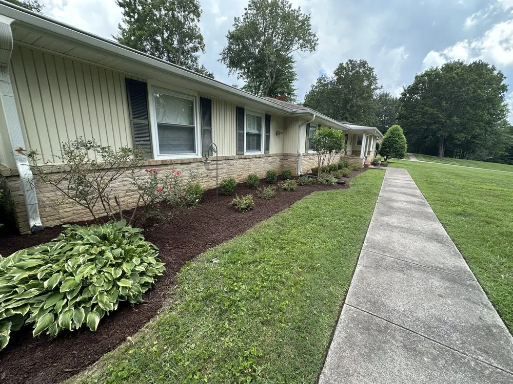 Reliable yard cleanup service experts serving Clarksville, TN - JG Landscaping