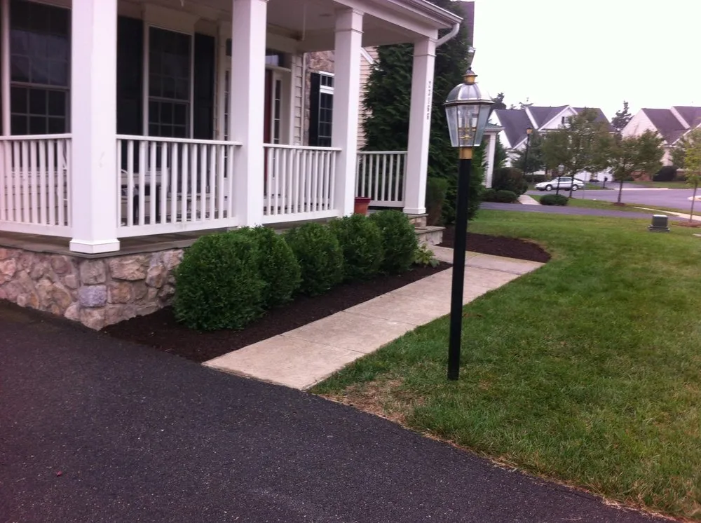 Custom garden landscaping in Leesburg, VA by JG landscaping