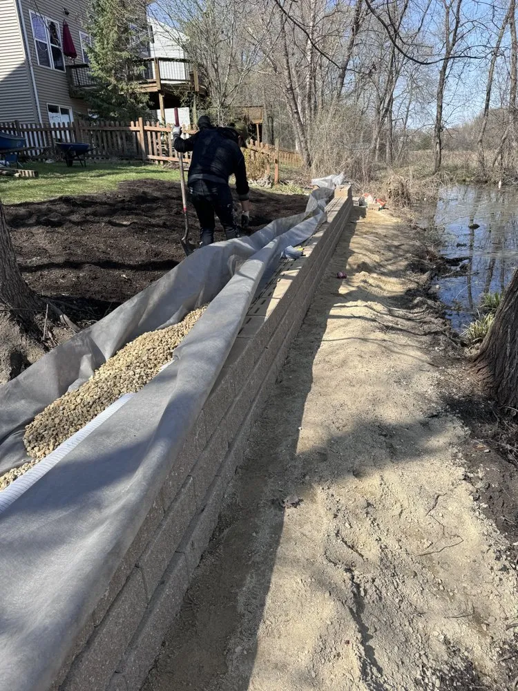 Custom yard maintenance experts serving Minneapolis, MN - JG Landscaping