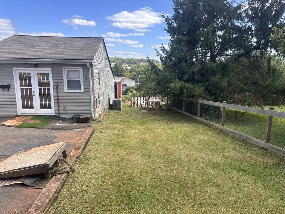 Local yard maintenance experts serving Ruckersville, VA - J&G Landscaping