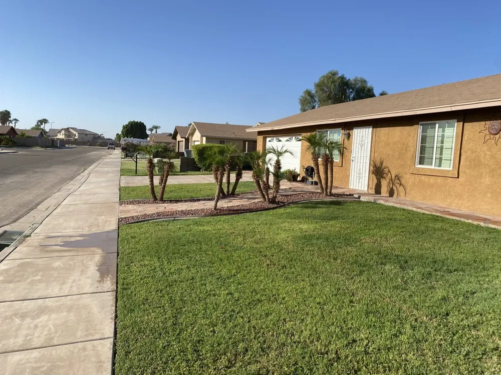 Custom lawn care service experts serving Yuma, AZ - JG Landscaping Services