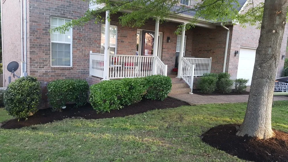 Trusted yard maintenance in Nashville, TN by JG Lawncare Service