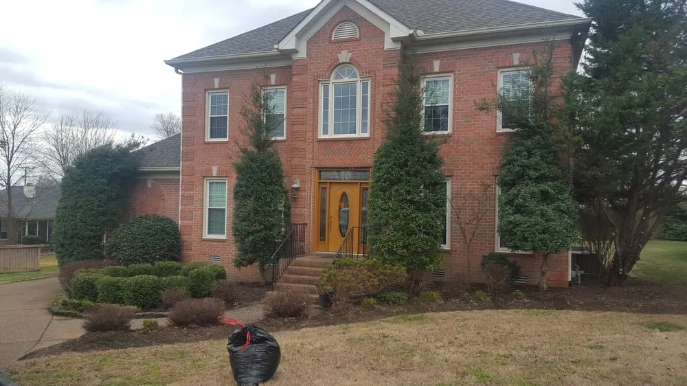 Trusted yard cleanup service in Nashville, TN - JG Lawncare Service