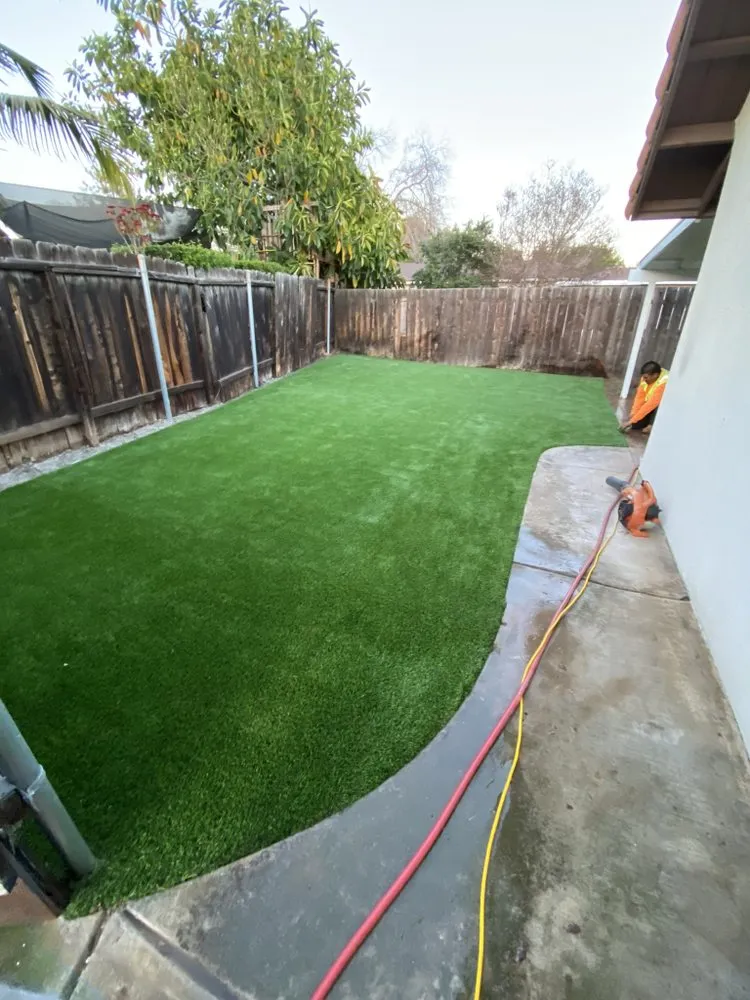 Professional lawn mowing service in El Cajon, CA by JG Lawns Turf
