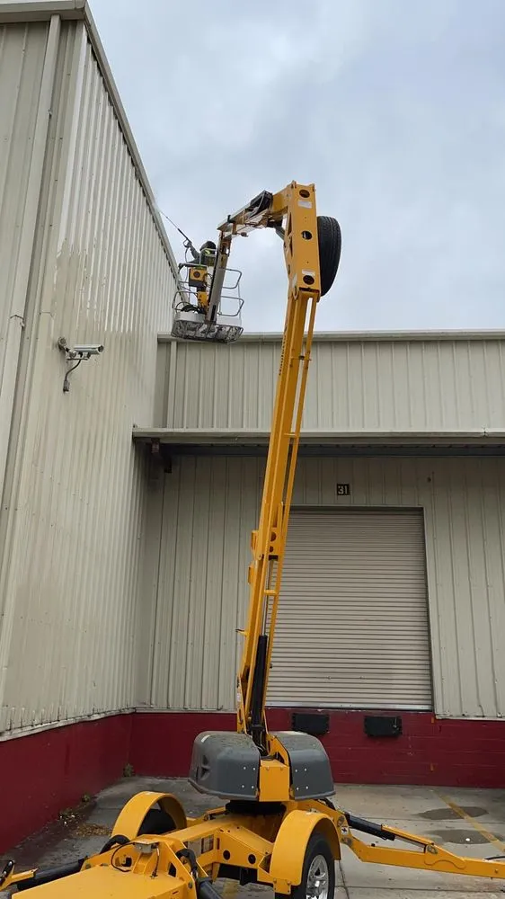 Custom lawn care service for homes in Orlando, FL by JG Maintenance Company