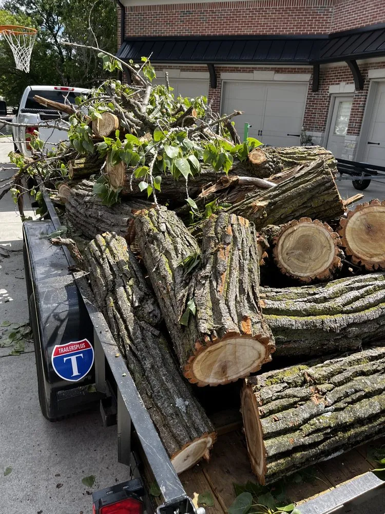 Local outdoor landscaping for homes in Indianapolis, IN by JG OUTDOOR SOLUTIONS