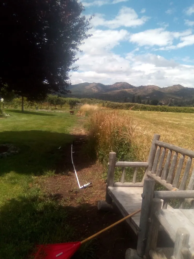 Custom yard maintenance in Jacksonville, OR by JG services