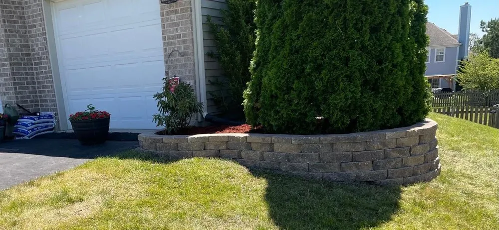 Local residential landscaping experts serving Mundelein, IL - JGlezm Landscaping