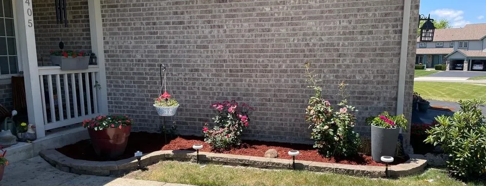 Local yard maintenance in Mundelein, IL - JGlezm Landscaping