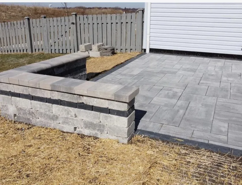 Local outdoor landscaping experts serving Mundelein, IL - JGM Landscaping