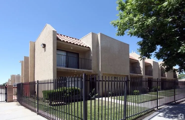 Custom landscaping services in Palmdale, CA by JGS Landscaping Pros