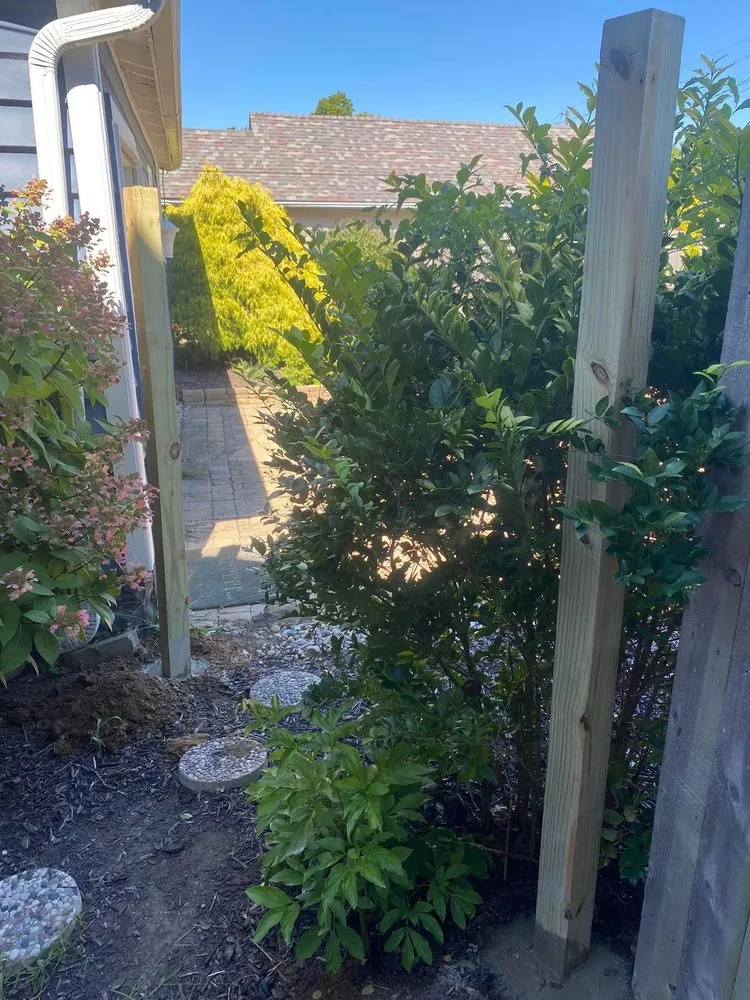 Custom residential landscaping experts serving Frankfort, IN - J&H Decking and Landscaping