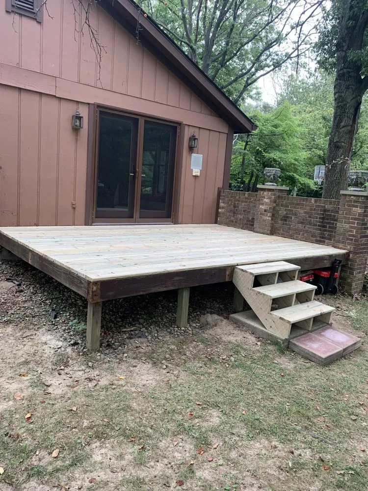 Expert outdoor landscaping experts serving Frankfort, IN - J&H Decking and Landscaping