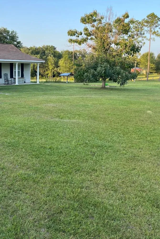 Professional garden landscaping in Saucier, MS by JH Land Services