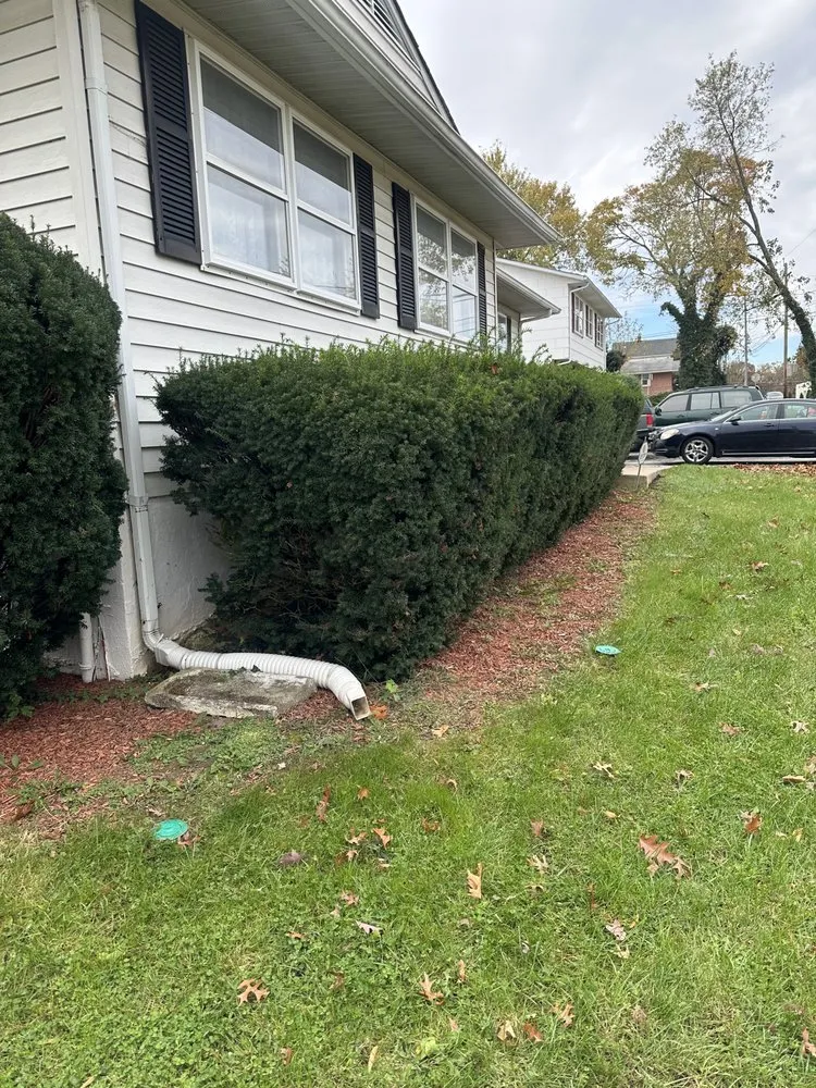 Expert lawn care service experts serving Glen Burnie, MD - J&H Landscaping Tree Service