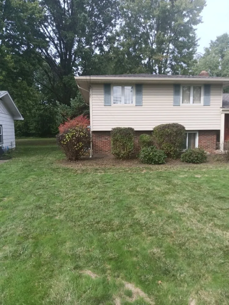 Custom lawn mowing service experts serving Elyria, OH - Jhdlawncare & More