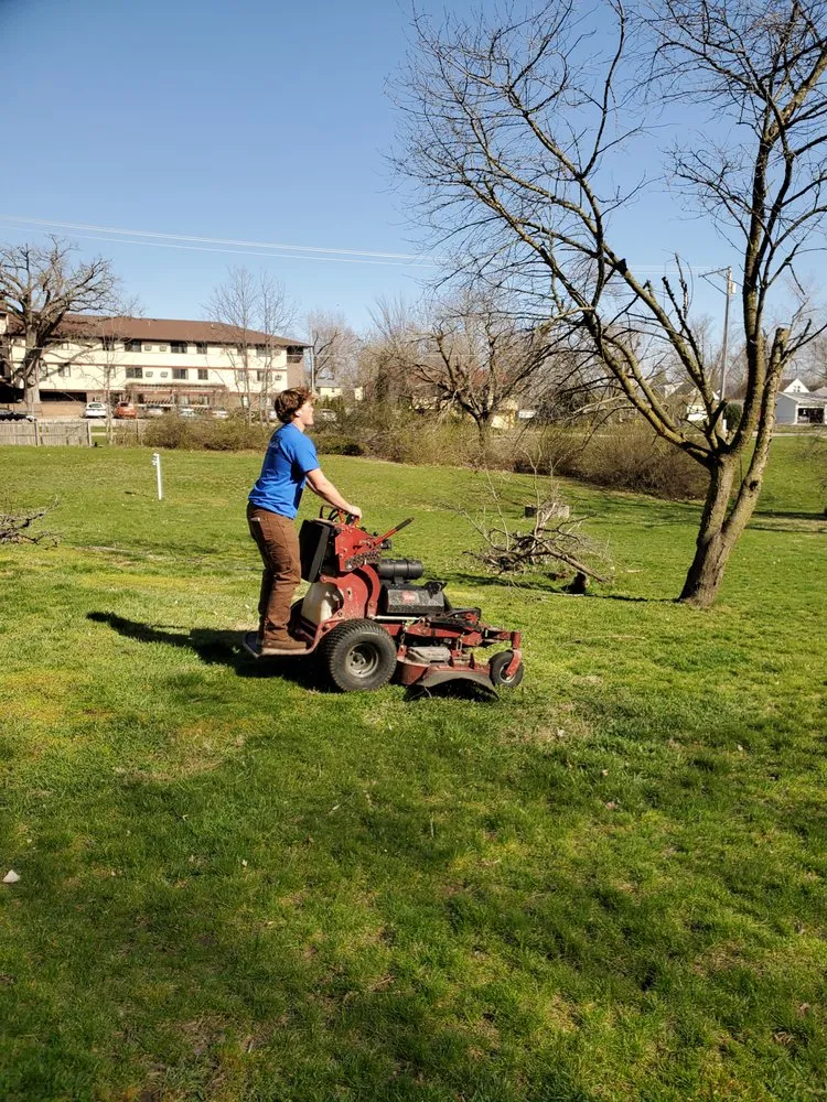 Reliable outdoor landscaping experts serving Hiawatha, IA - Jim Bob's Lawn Care