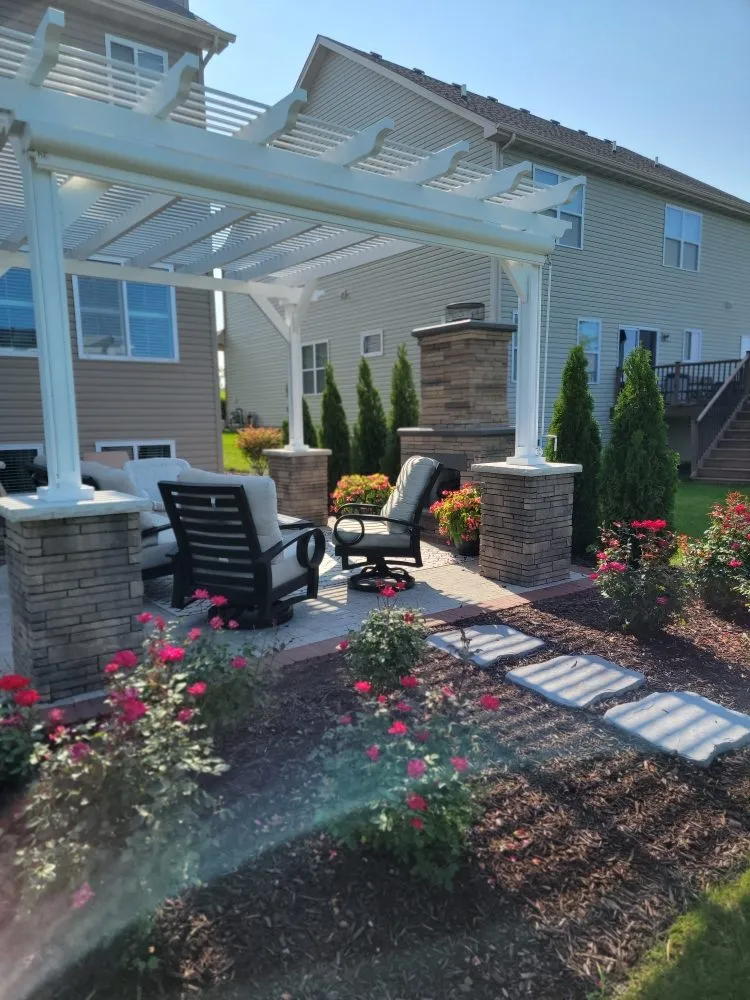 Local residential landscaping experts serving Plainfield, IL - Jim Phelps Landscape