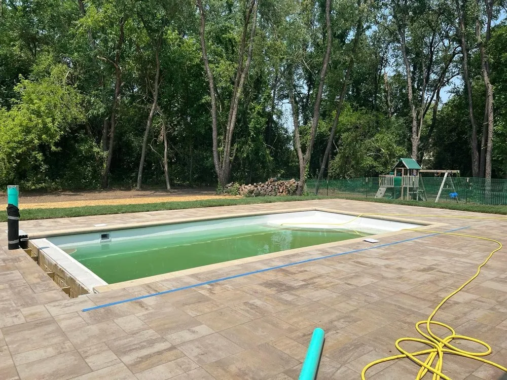 Professional garden landscaping in Elgin, IL by Jim Verhaeghe & Sons Landscaping