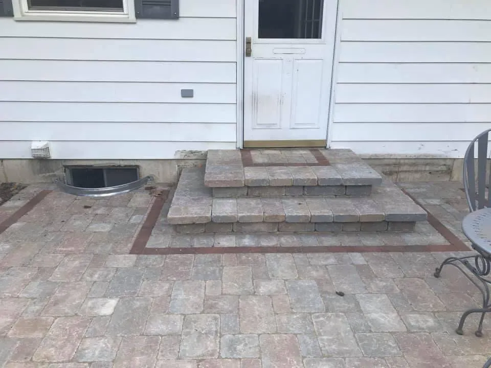 Top-rated lawn mowing service in Elgin, IL by Jim Verhaeghe & Sons Landscaping