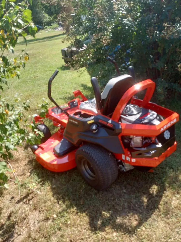 Affordable garden landscaping for year-round maintenance in Hopkinsville, KY by Jimbo's Lawn Service