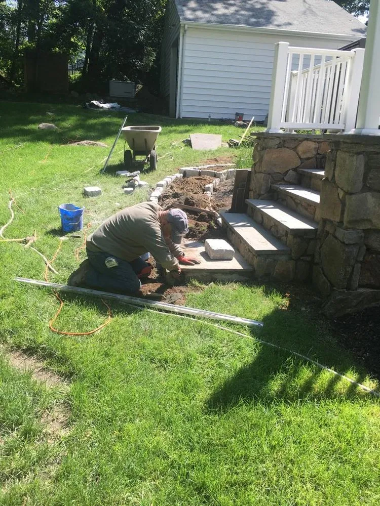 Reliable lawn mowing service with custom design in Bridgeport, CT by Jimenez All Seasons