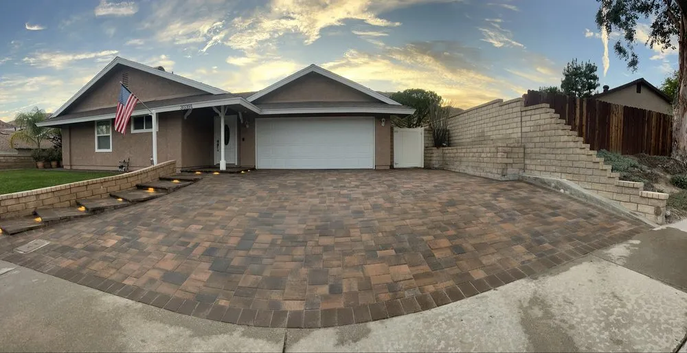 Reliable yard maintenance for homes in Santa Clarita, CA by Jimenez E Landscape