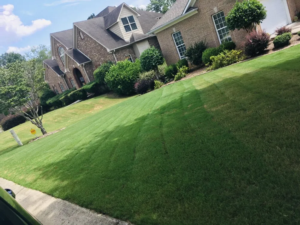 Custom lawn mowing service in Birmingham, AL by Jimenez landscaping