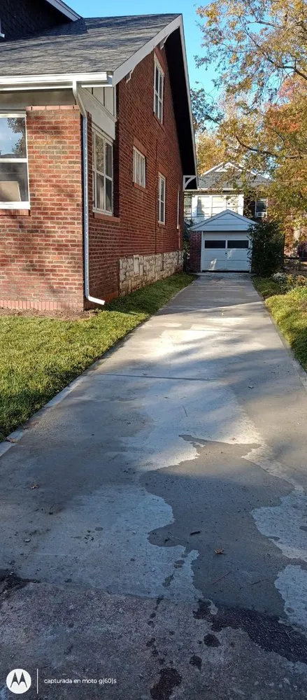 Top-rated lawn care service experts serving Breckenridge Hills, MO - Jimenez Landscaping