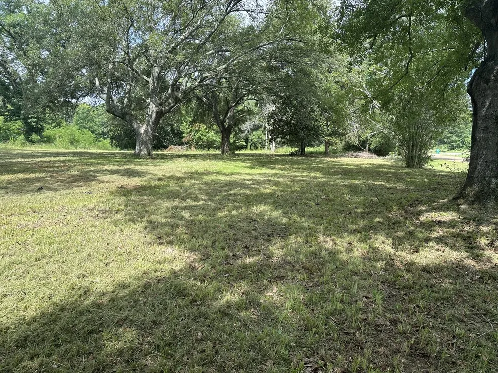 Expert outdoor landscaping experts serving Vicksburg, MS - Jimmy Finger