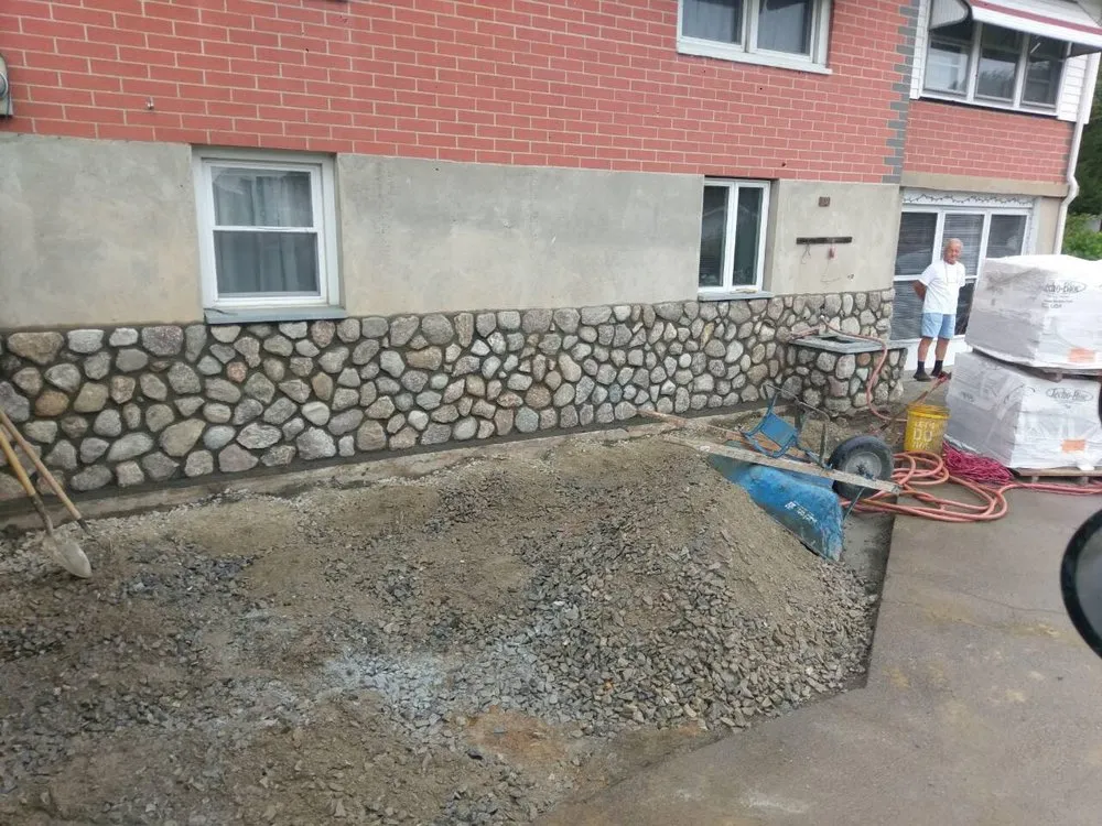 Professional yard maintenance in Waterbury, CT - Jimmy's Masonry & Landscaping