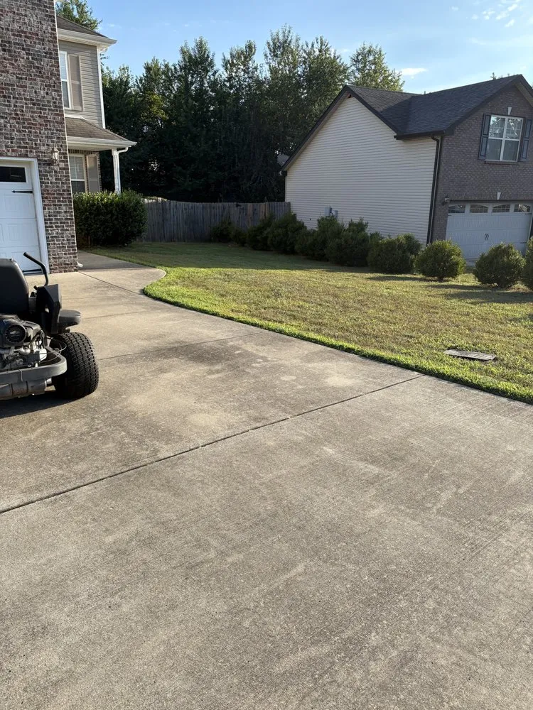 Affordable residential landscaping in Indian Mound, TN by Jim’s Cleaning Service