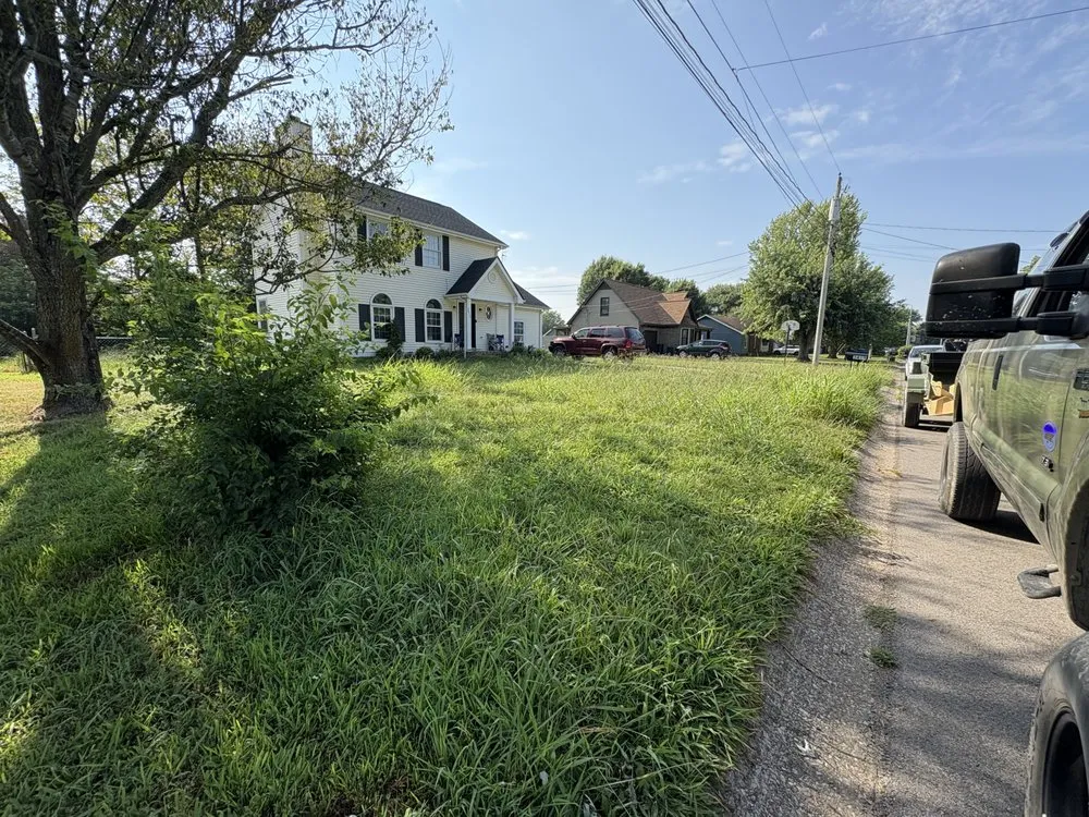 Professional garden landscaping with custom design in Indian Mound, TN by Jim’s Cleaning Service
