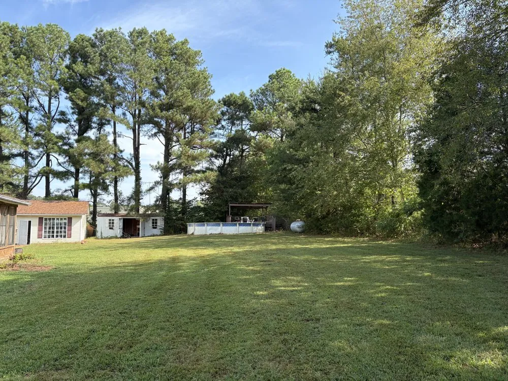 Top-rated landscape design in Indian Mound, TN by Jim’s Cleaning Service