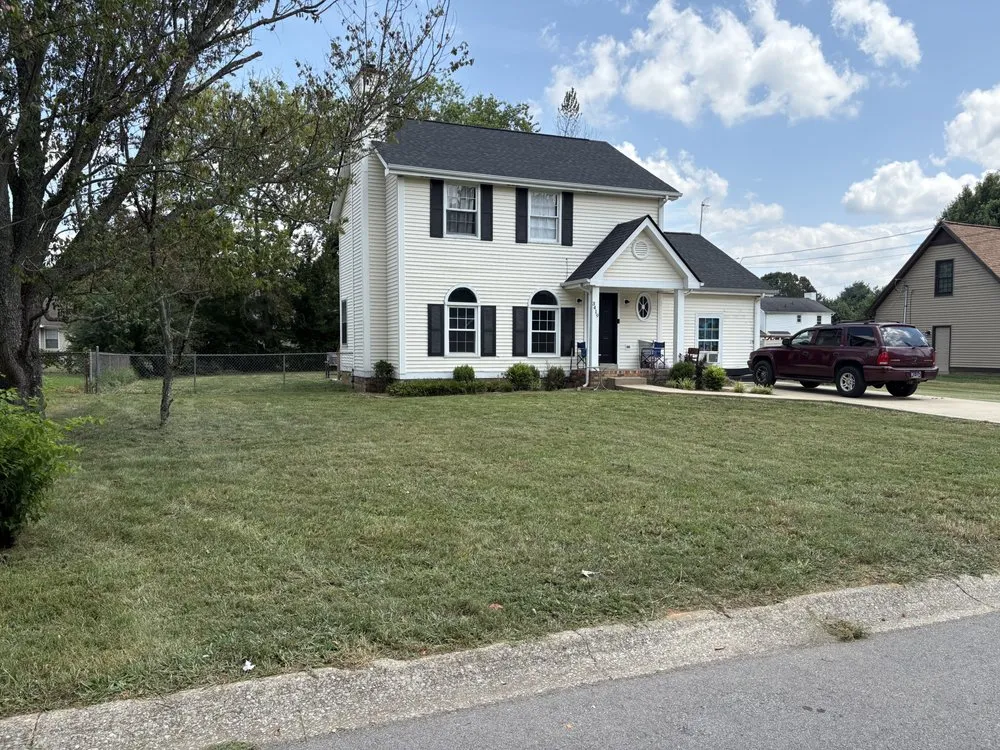 Custom lawn care service in Indian Mound, TN by Jim’s Cleaning Service