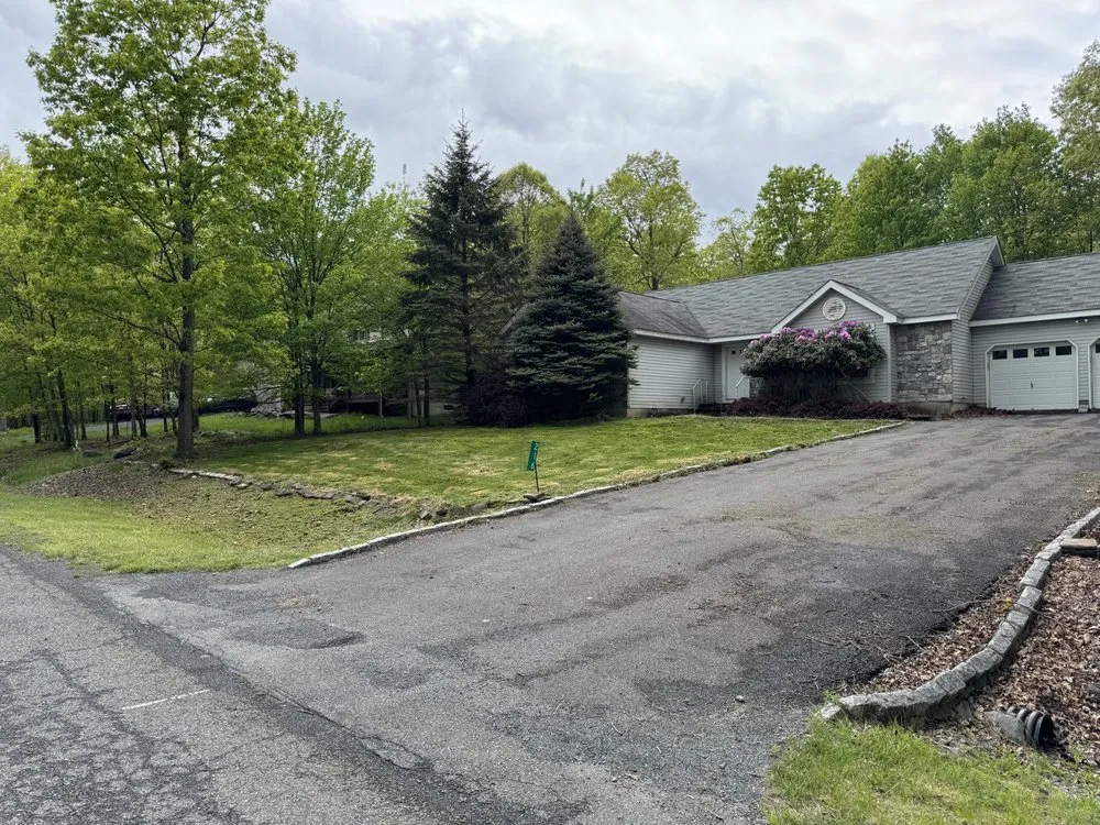 Affordable lawn mowing service experts serving Long Pond, PA - Jim's Lawncutters