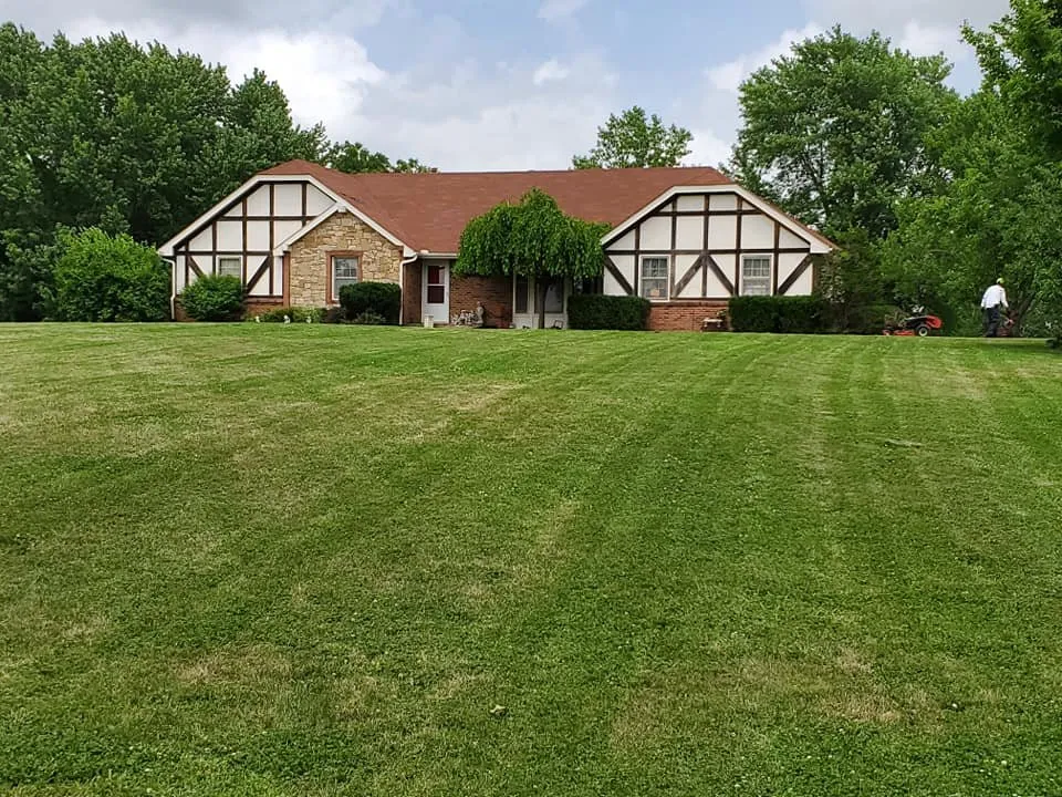 Expert garden landscaping experts serving Independence, MO - JIT Quality Lawn Care