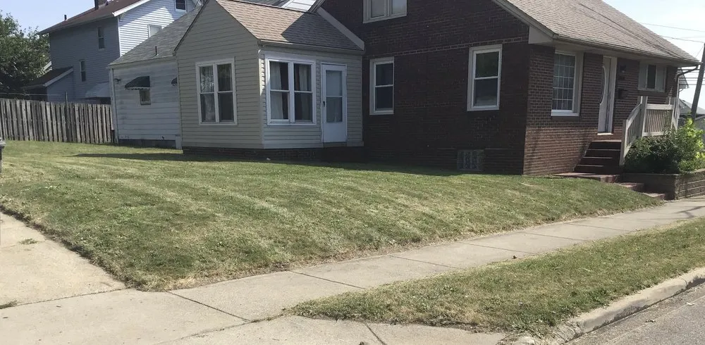 Custom garden landscaping in Youngstown, OH by J&J Complete Lawn Care